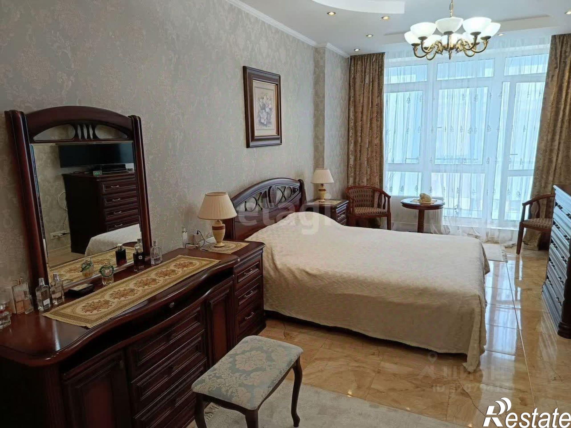 Купить квартиру за 28 000 000 рублей на Долгининская улица, 4