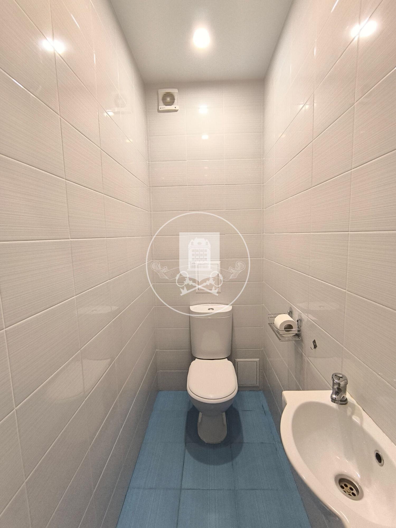 Купить квартиру за 10 300 000 рублей на Поленова ул, 11