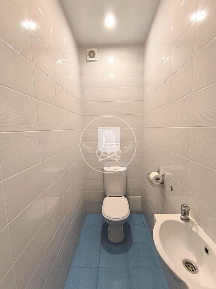 2-комн квартира Поленова ул, 11