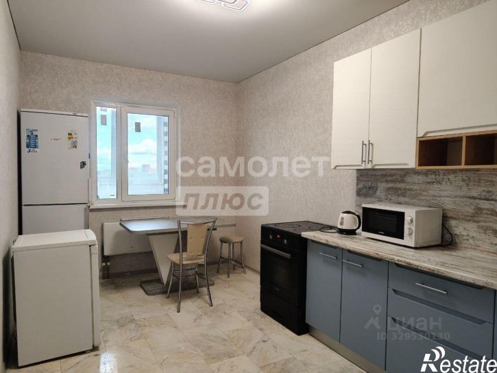 3-комн квартира улица Кутузова, 23,  д. 23