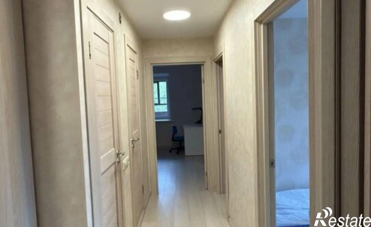 4-комн квартира улица Аксёнова, 11,  д. 11