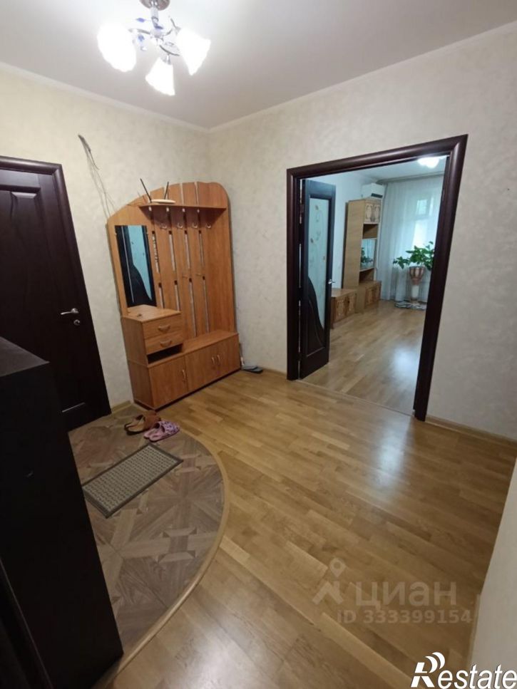 3-комн квартира ул Аксенова, 4,  д. 4