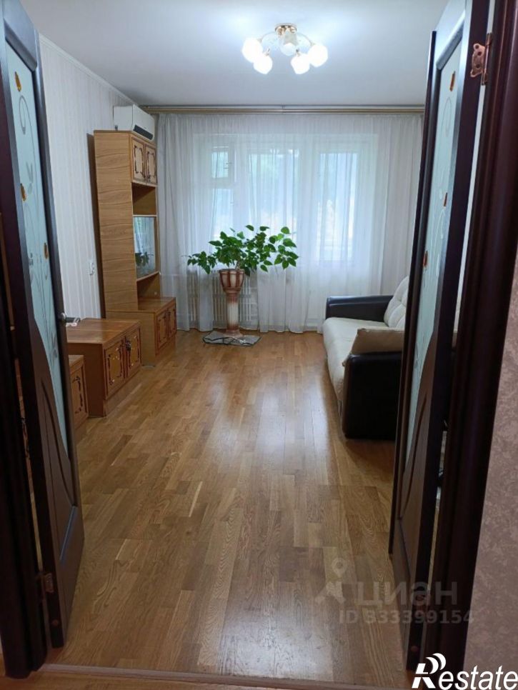 3-комн квартира ул Аксенова, 4,  д. 4