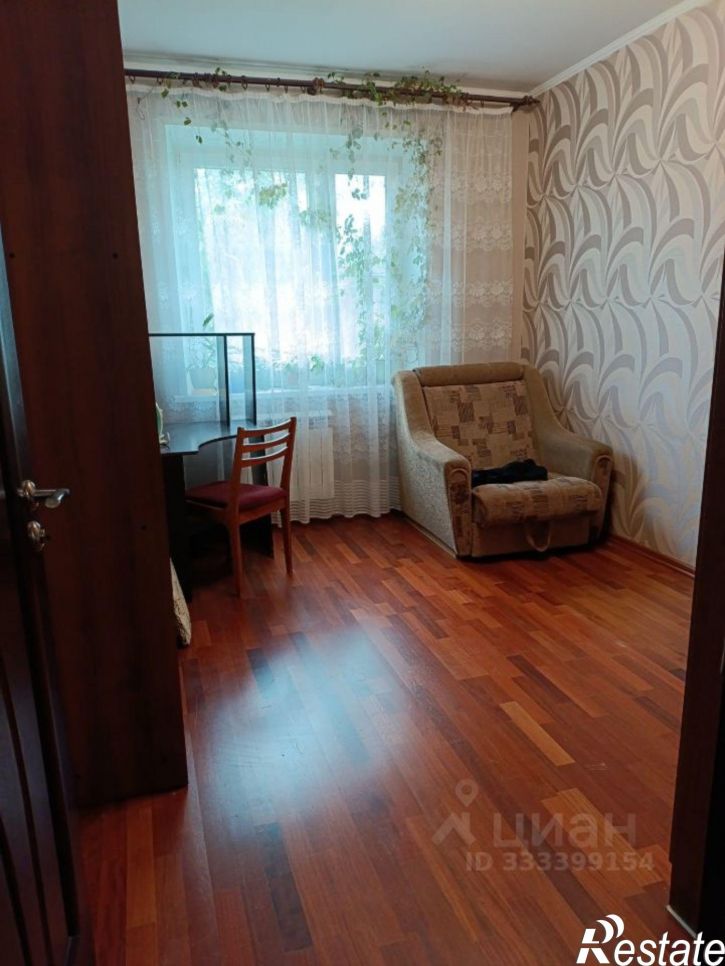 3-комн квартира ул Аксенова, 4,  д. 4
