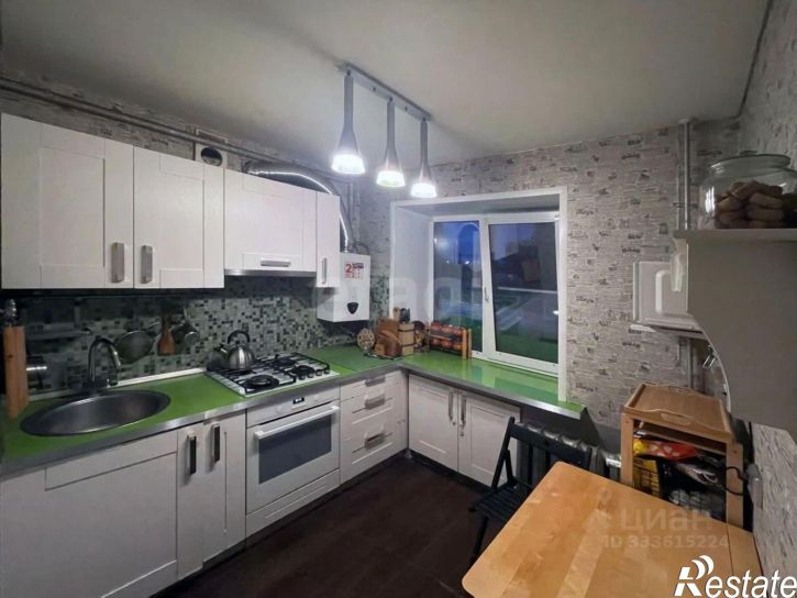 2-комн квартира улица Красных Зорь, 3,  д. 3