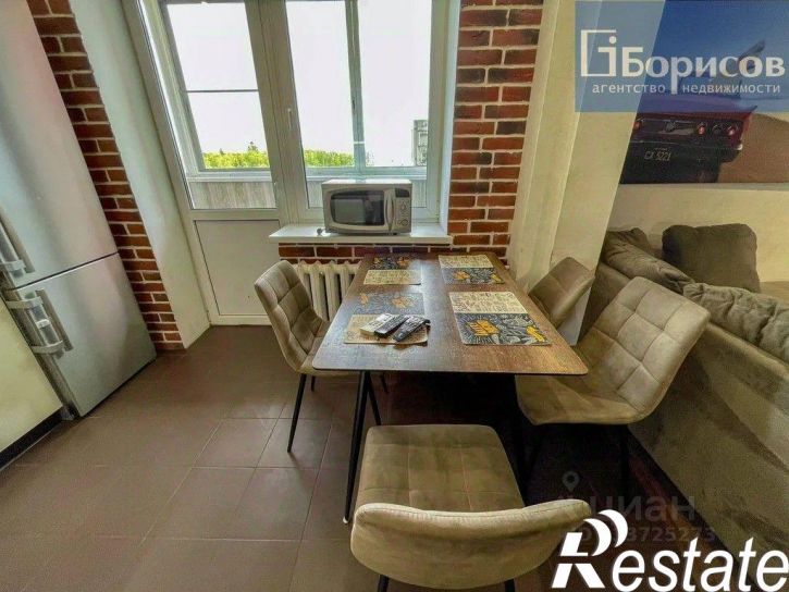3-комн квартира улица Курчатова, 76,  д. 76