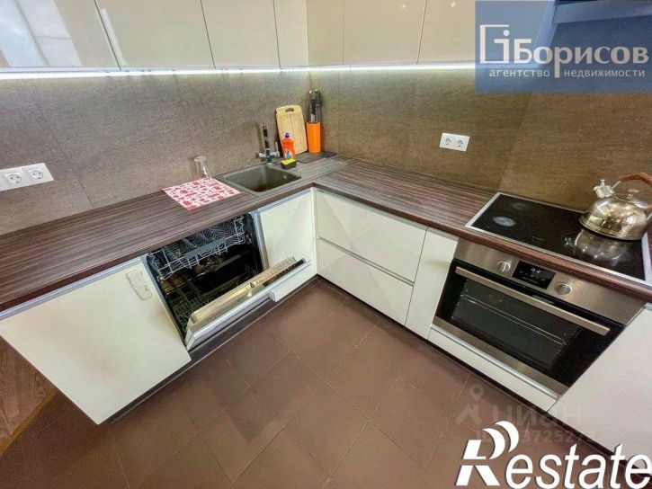 3-комн квартира улица Курчатова, 76,  д. 76