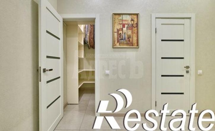 3-комн квартира улица Славского, 12,  д. 12