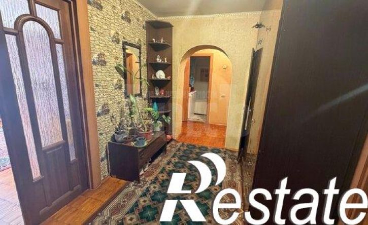4-комн квартира улица Королёва, 18,  д. 18