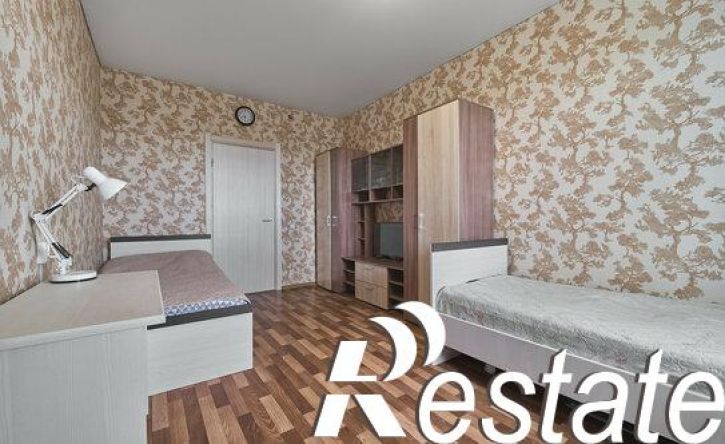 3-комн квартира улица Кутузова, 23,  д. 23